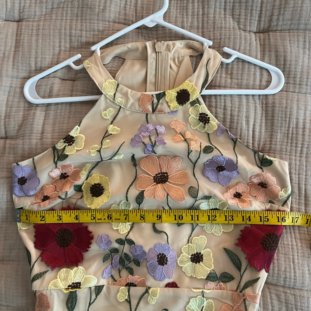 Like-New Just Me 3D Floral Halter Neck Dress 🌼 - Picture 10 of 17